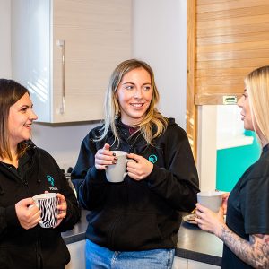 about-us-fdamh-group-chat-01